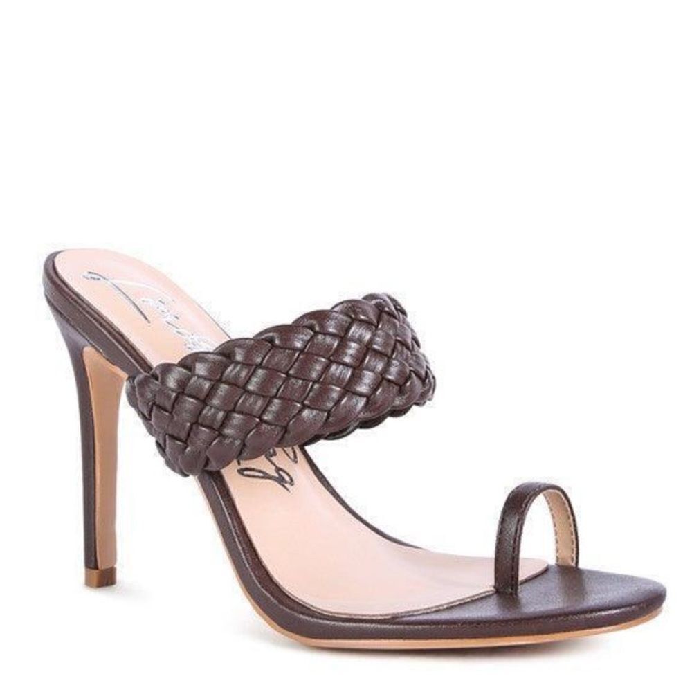 HIGH PERKS WOVEN STRAP TOE RING SANDALS Size 6